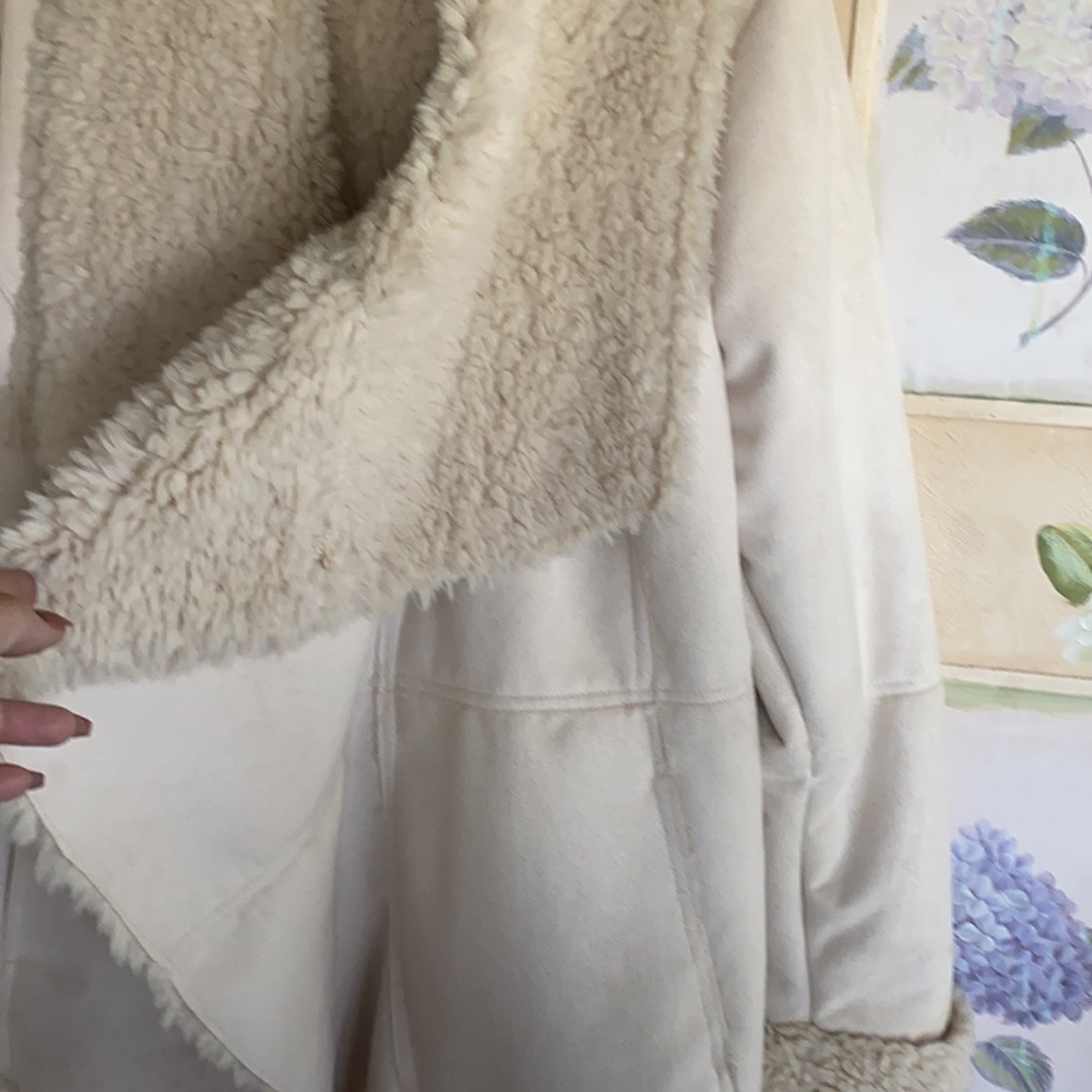 Lady’s jacket - Picture 2 of 4